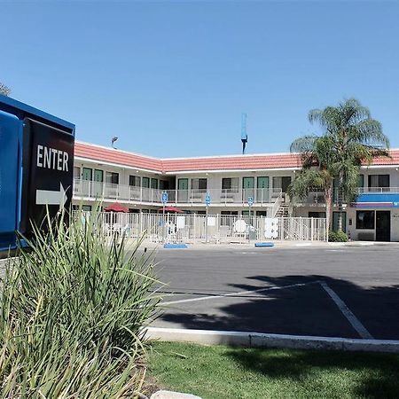 Motel 6-Bakersfield, Ca - Convention Center Екстер'єр фото