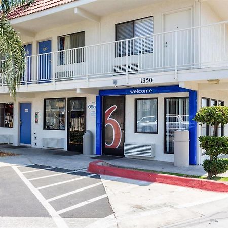 Motel 6-Bakersfield, Ca - Convention Center Екстер'єр фото