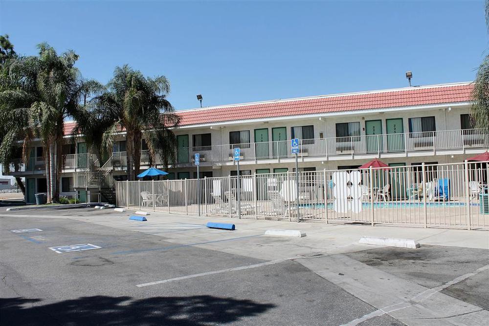 Motel 6-Bakersfield, Ca - Convention Center Екстер'єр фото