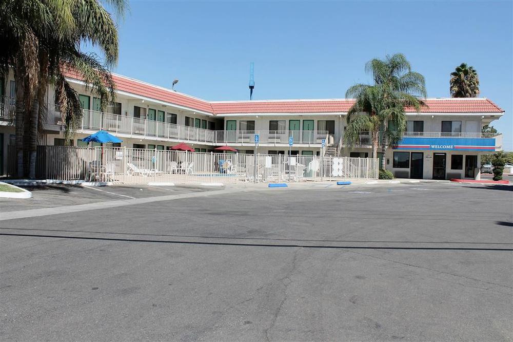 Motel 6-Bakersfield, Ca - Convention Center Екстер'єр фото