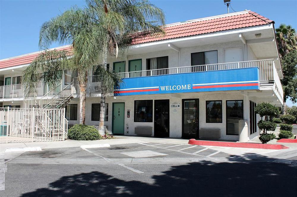 Motel 6-Bakersfield, Ca - Convention Center Екстер'єр фото